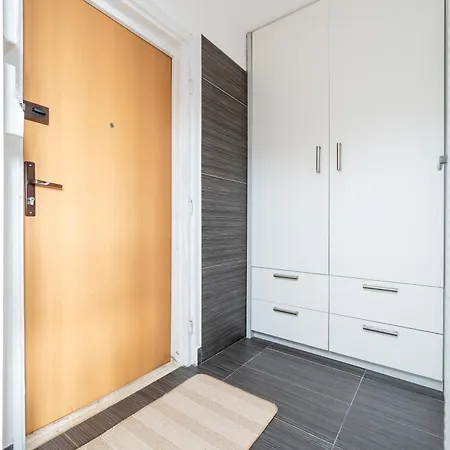 Atlas Arena Green Studio Apartment